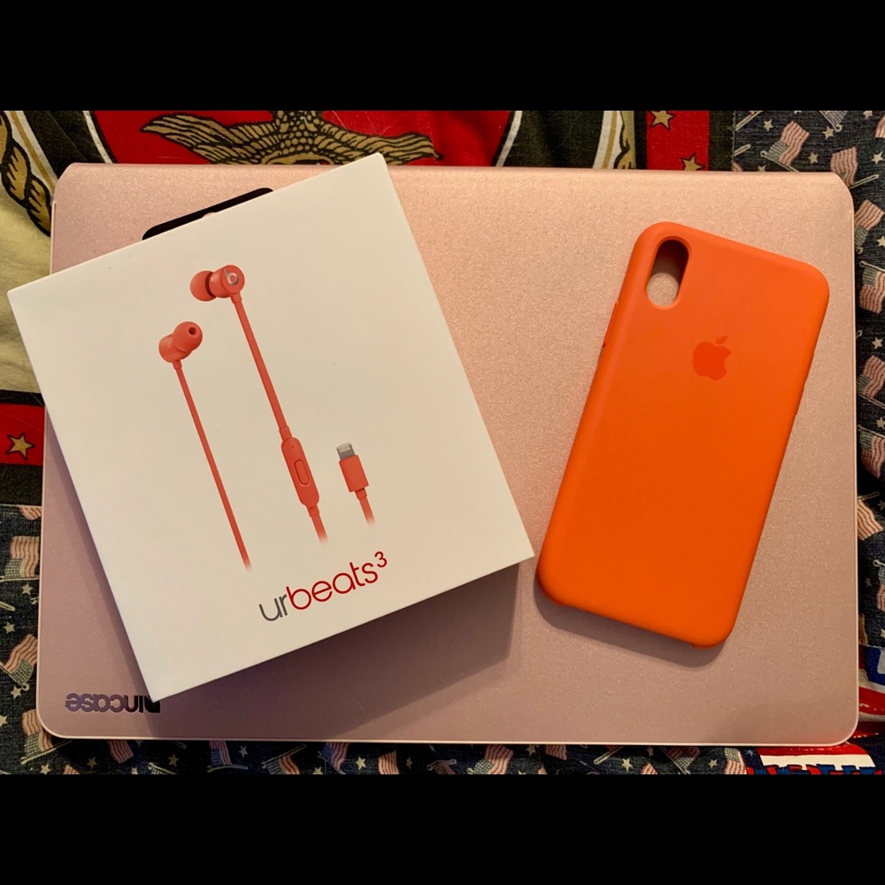 UrBeats3 & Apple iPhone XS Silicone Case Set